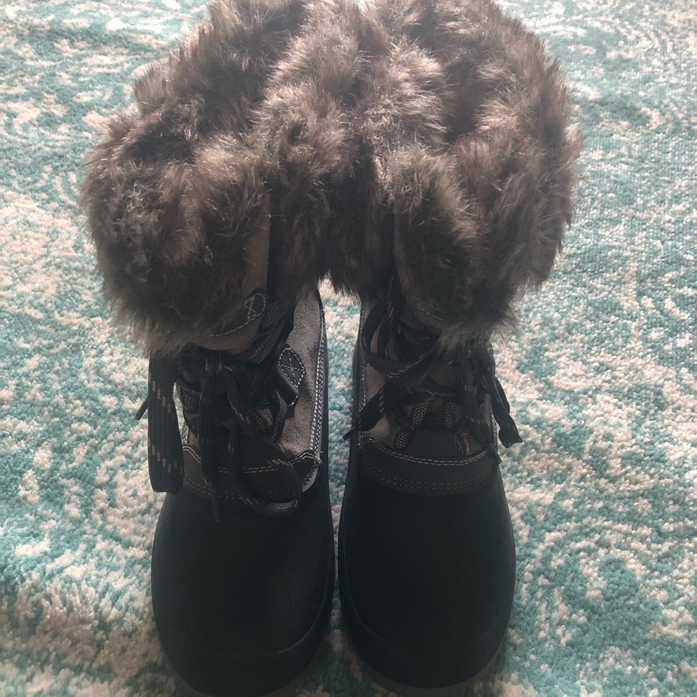 Khombu snow boots 10M gray and khaki